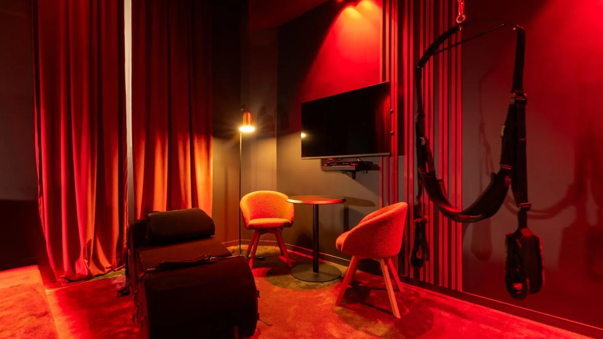 Evasion Intime : Love Room De Luxe A Cannes Apartment