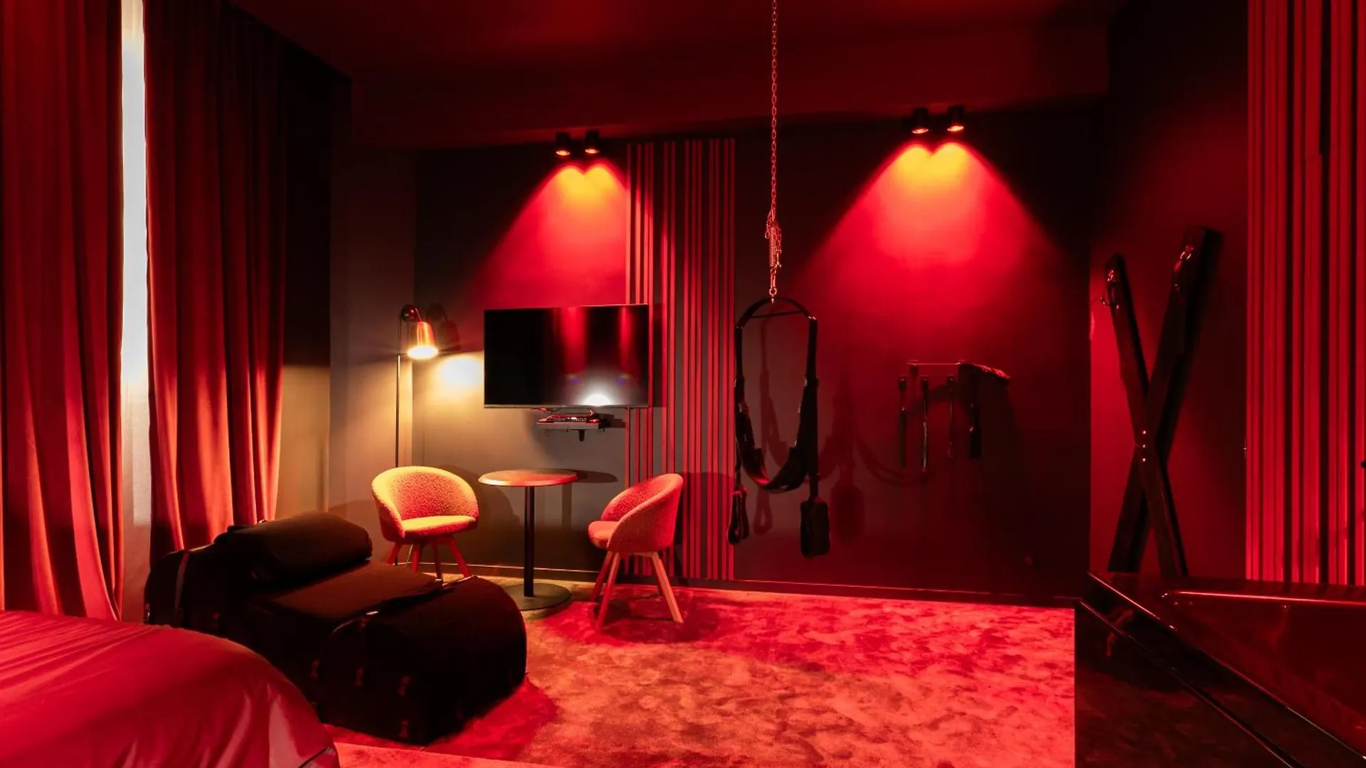 Evasion Intime : Love Room De Luxe A 칸느 0*,  프랑스