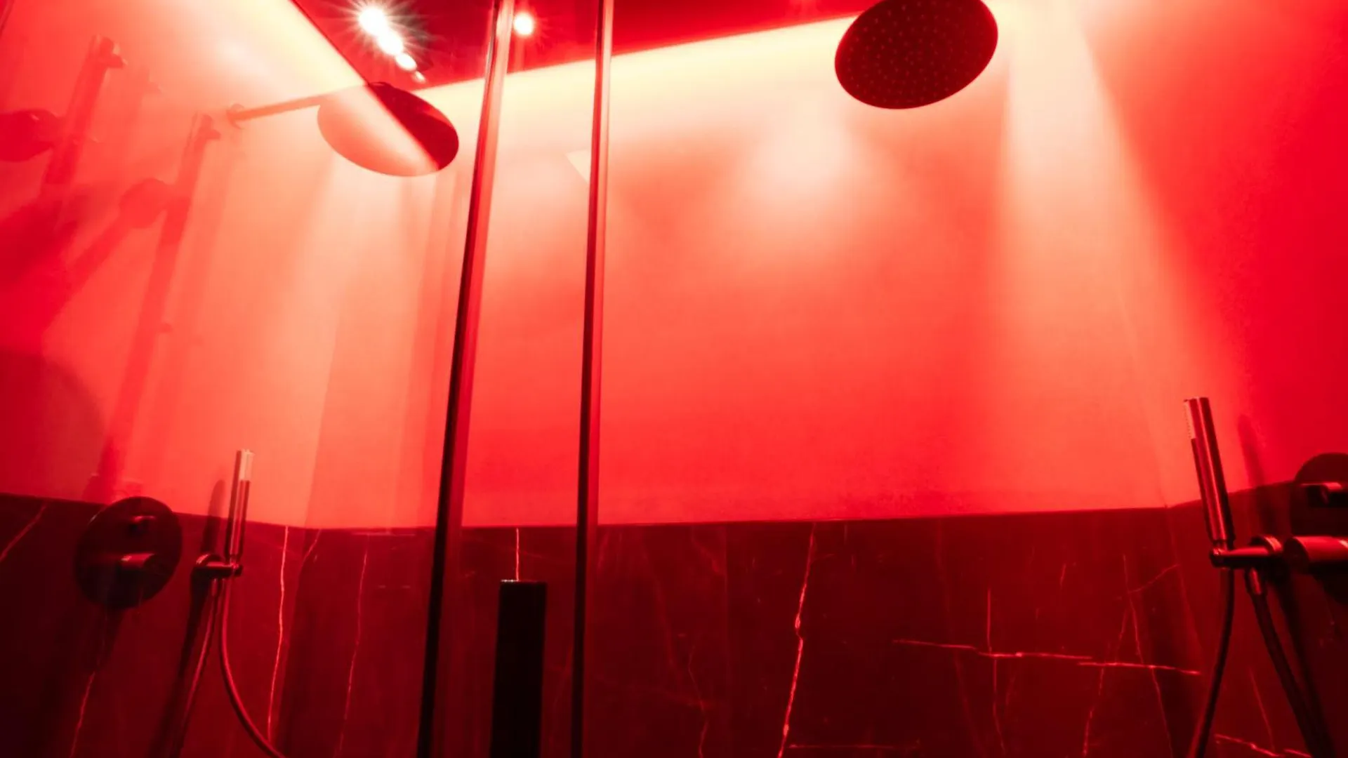 Evasion Intime : Love Room De Luxe A 칸느